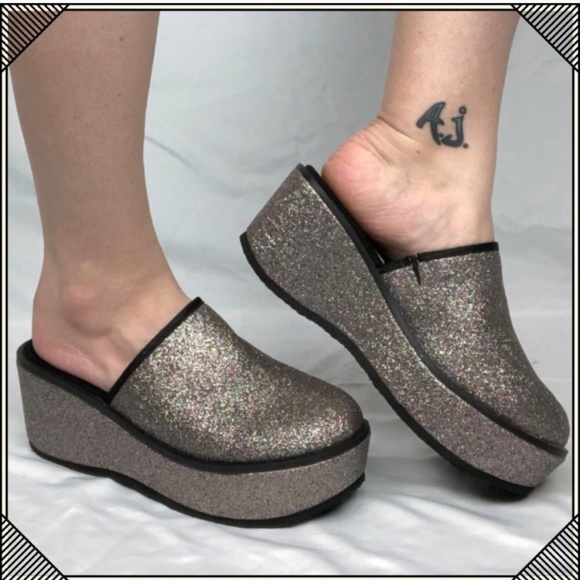 sparkle clogs